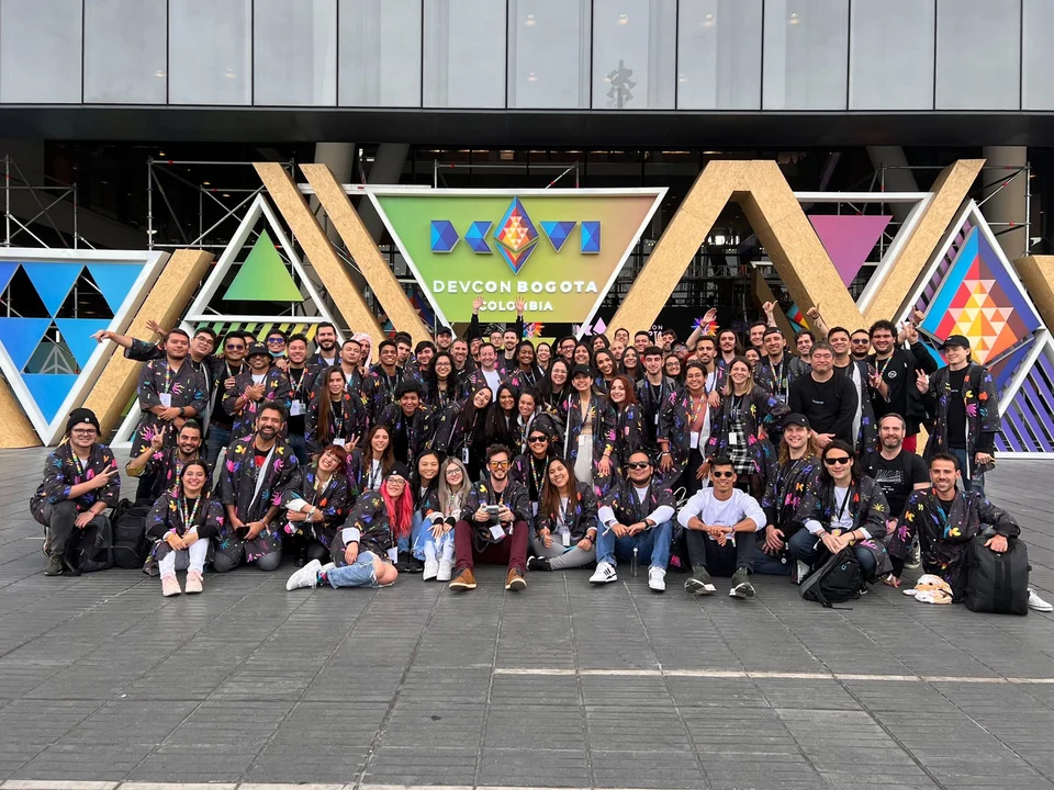 Reserve community wearing the kimonos together at Devcon Bogotá 2022